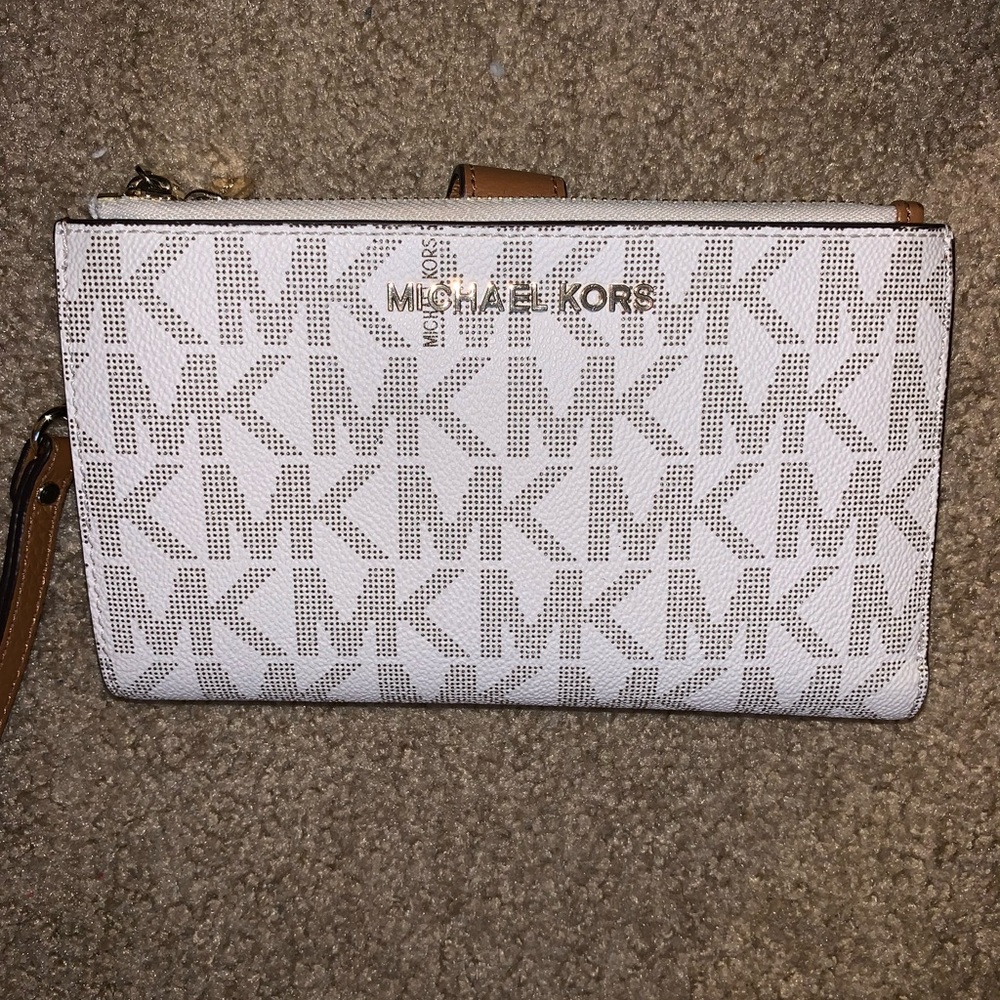 Michael Kors wallet wristlet